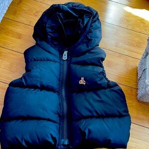 Baby gap black vest! Basically new condition.